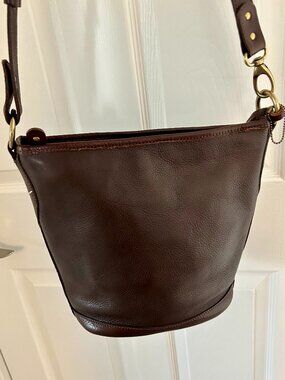 Roots Re-Issue 85 Feed Bag in brown - shoulder or crossbody bag